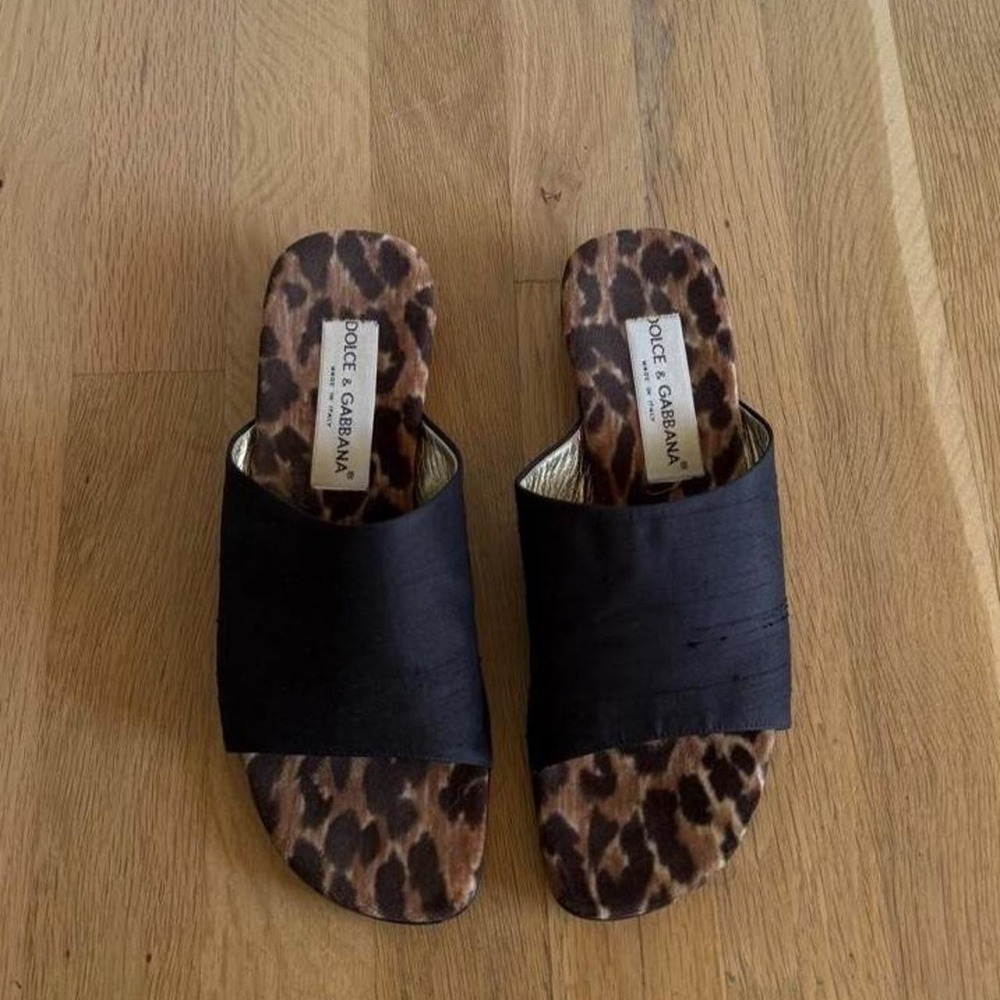 Dolce & Gabbana black mules with cheetah print sole